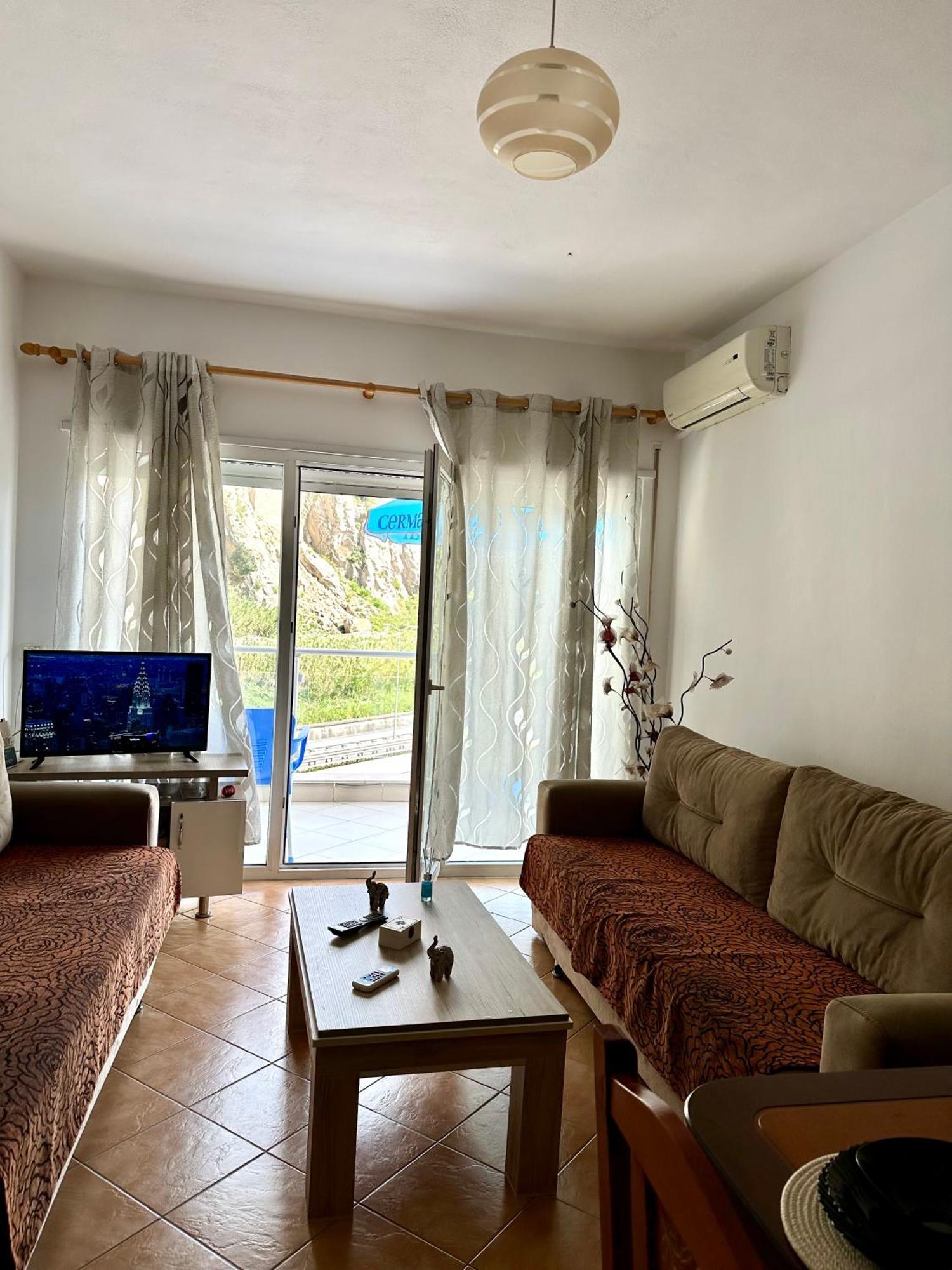 Apartment Ermest ,Kavaje Rock Durres Exterior photo